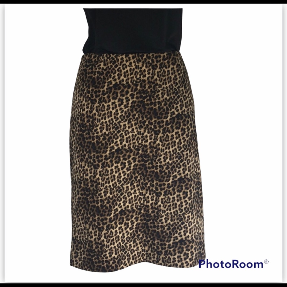 Alfani Women’s Leopard print pencil skirt size 4P